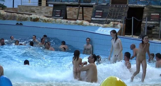 Video naturists in the pool beautiful video - Indoor water runners (natirist beauty) Video naturists in the pool beautiful video - Indoor water runners (natirist beauty)